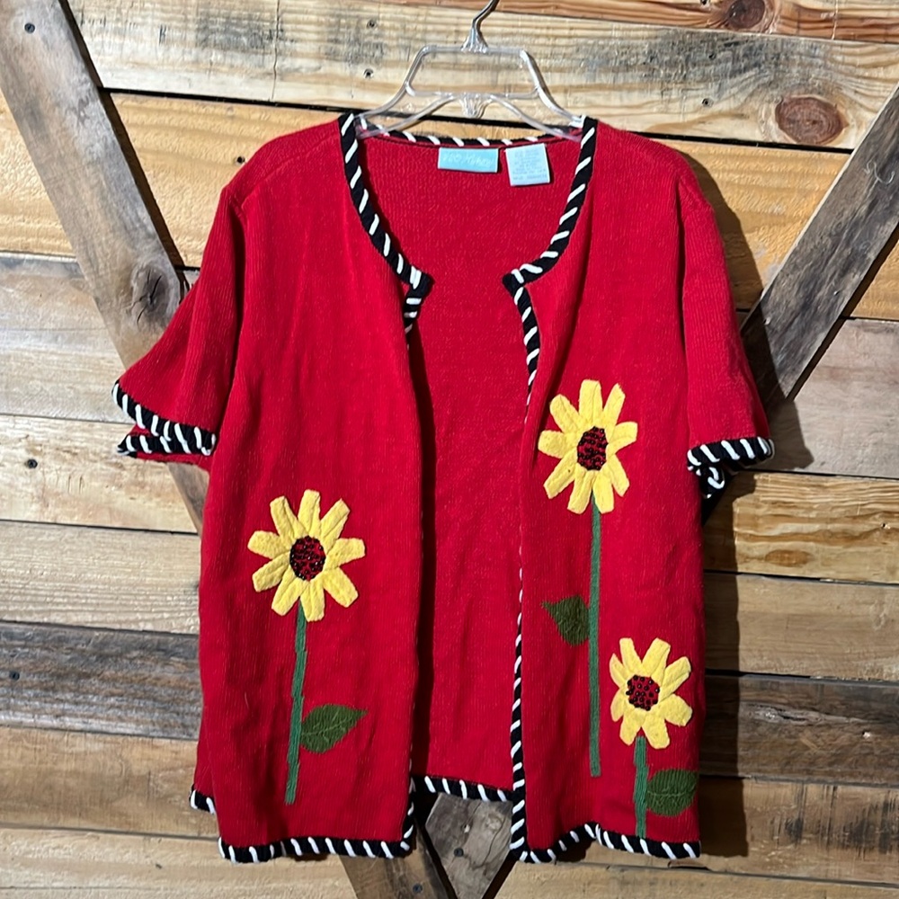 220 Hickory Sunflower Short Sleeve Sweater Size M